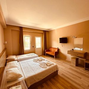 Classic Dreibettzimmer